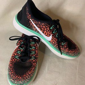 Nike Women's Free RN Distance Bright Mango Green Glow Active Shoes size 7.5 US